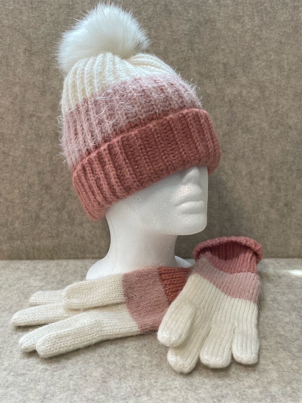 Lauren Conrad Hat & Gloves Set
